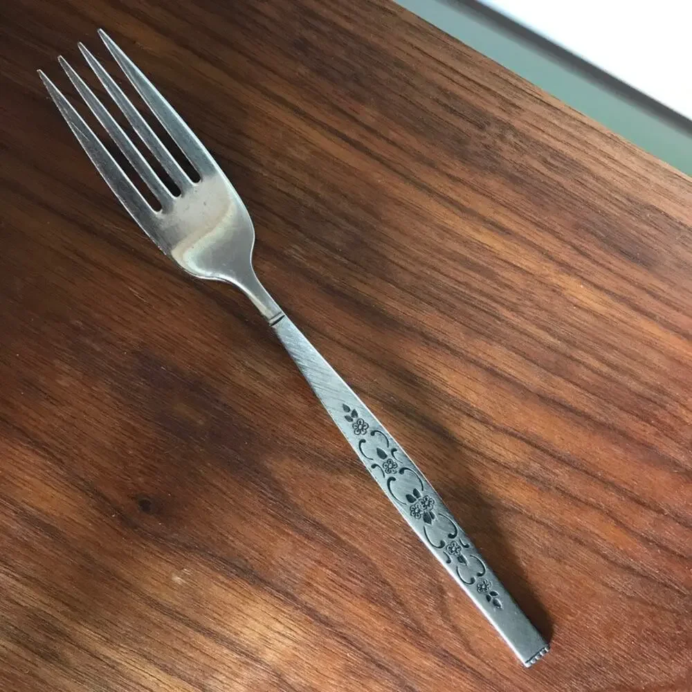 Oneida WmA Rogers Premier Stainless Flatware SPANADA dinner fork (1 fork)